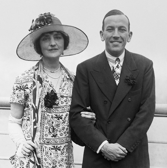 Image of Noel Coward with Lilian Braithwaite, his co-star in The Vortex, available through Creative Commons
