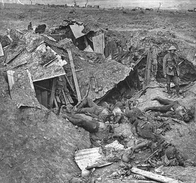 WW1 casualties in trench