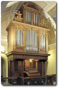 Organ, photo by Johann Jariz, available through Creative Commons